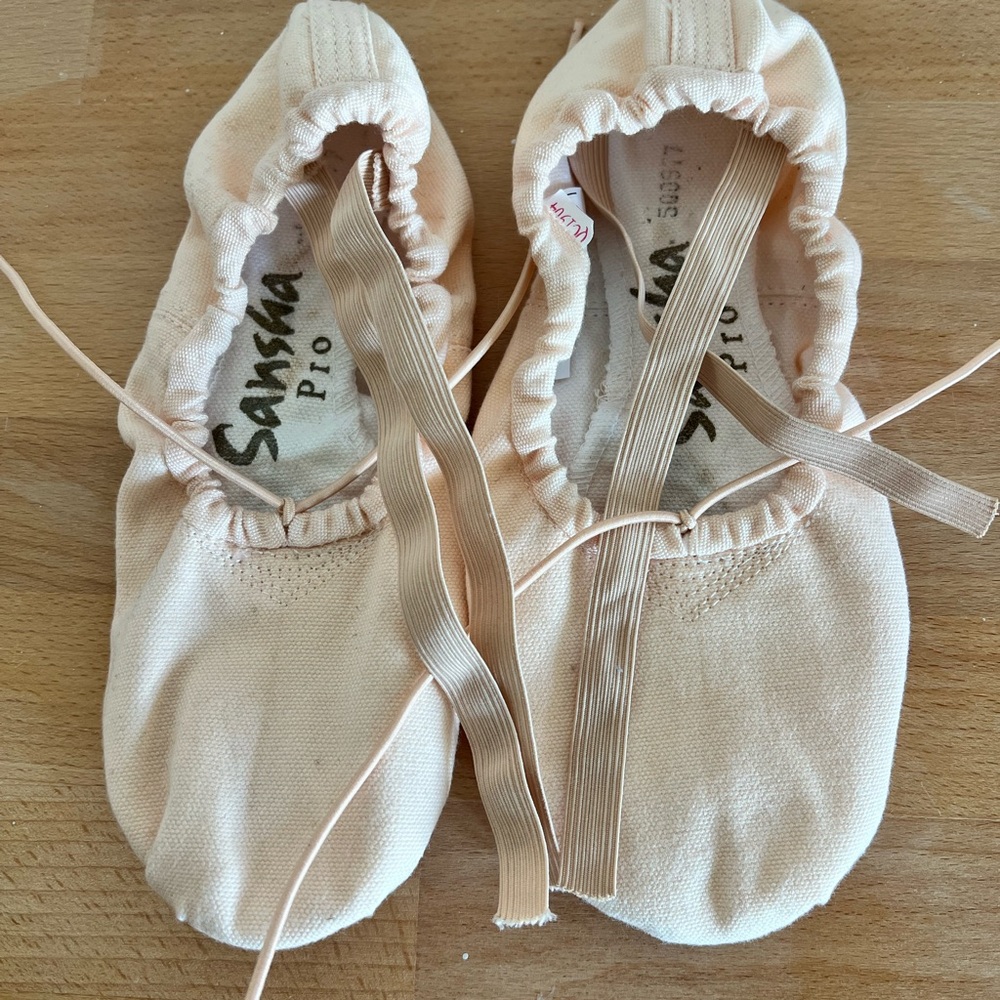 Sansha Women's Canvas Ballet Shoes - Ballet Pink (New, Never Worn)